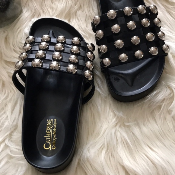 Studded bubble slides - Picture 2 of 4